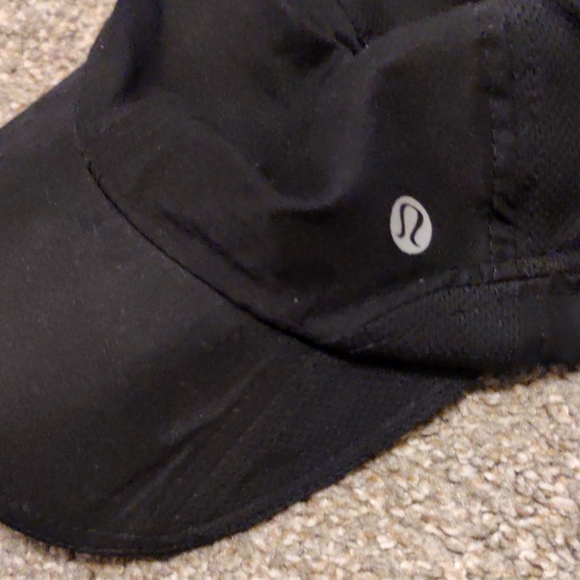 Lululemon hat - Picture 2 of 5